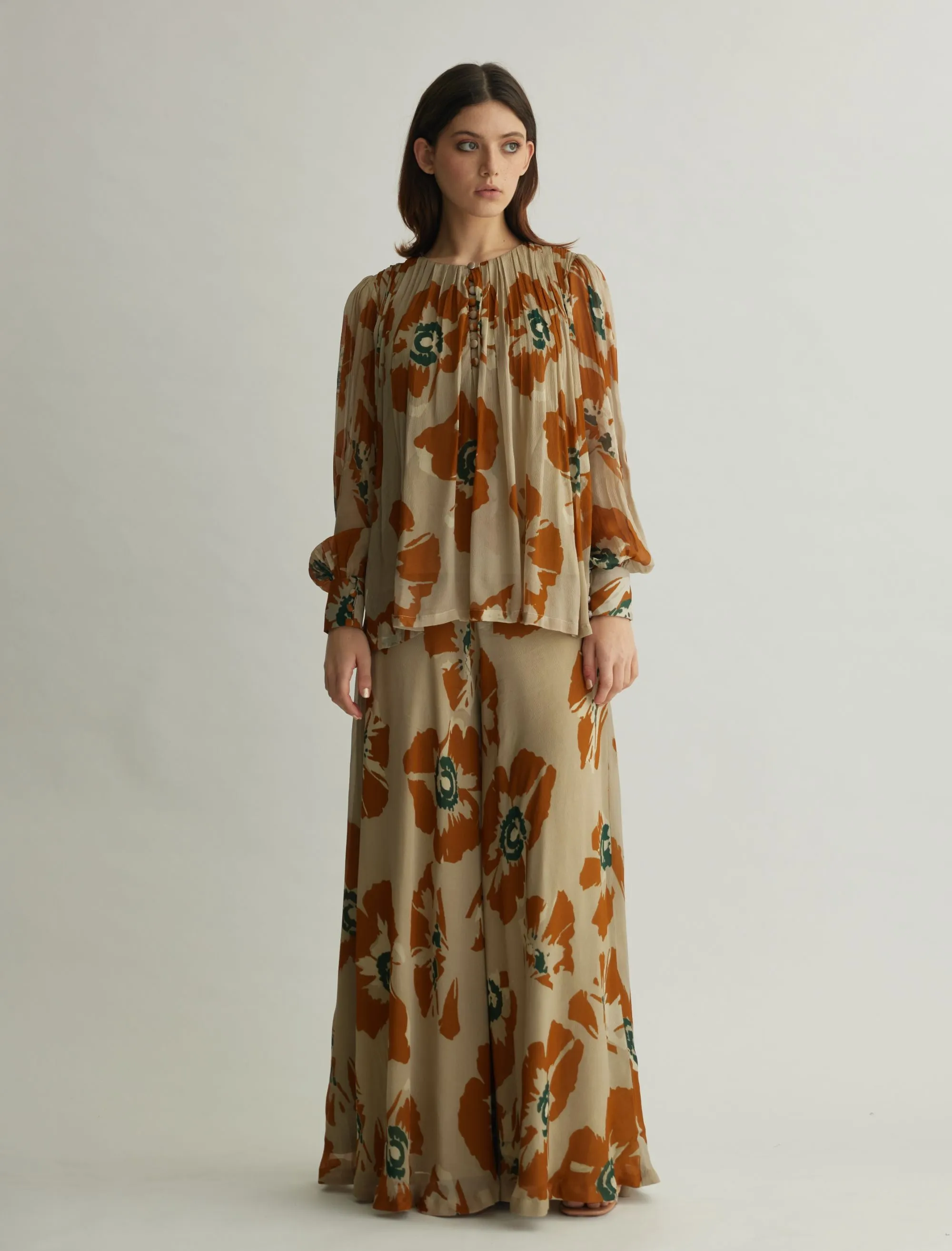 BEIGE AND RUST FLORAL PLEATED TOP