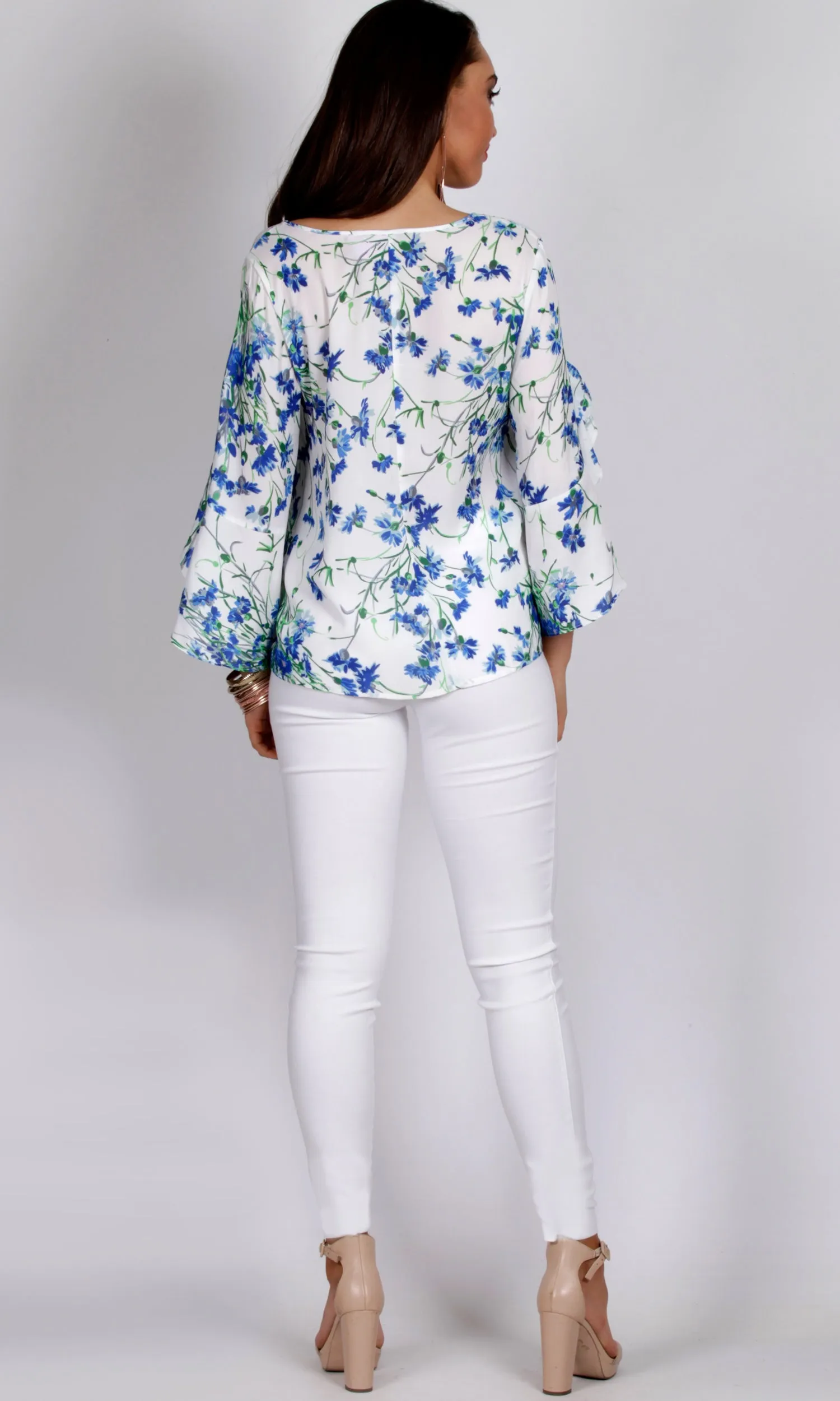 RV0998-4TB RELAXED RUFFLE BLUE BLOSSOM TOP (Pack)